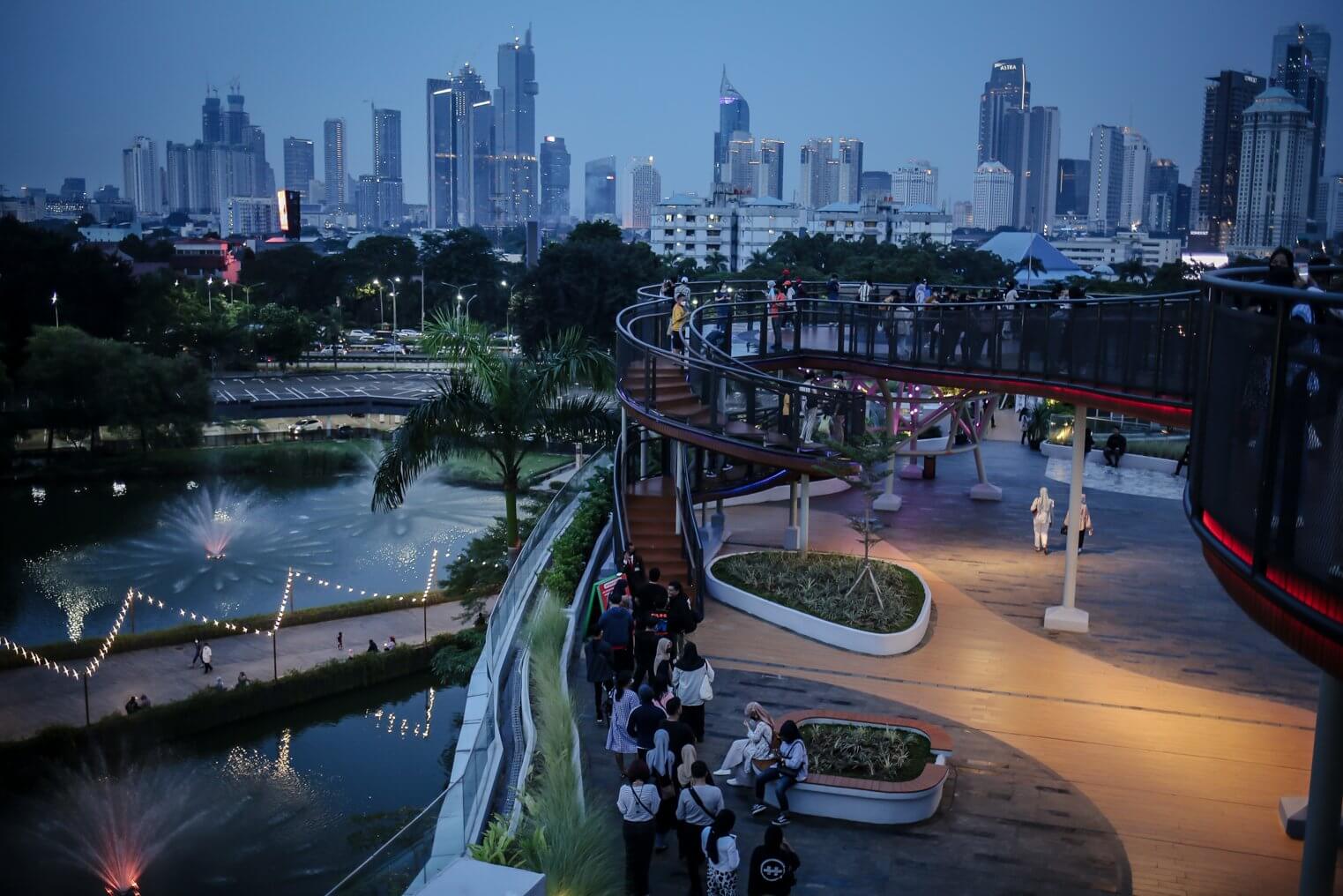 Skywalk Senayan Park