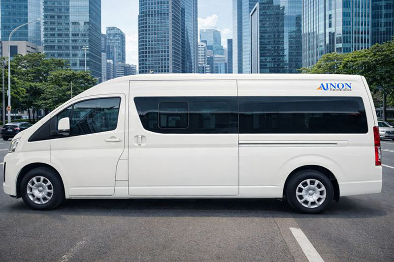 sewa-mobil-toyota-hiace-per-hari-dan-murah